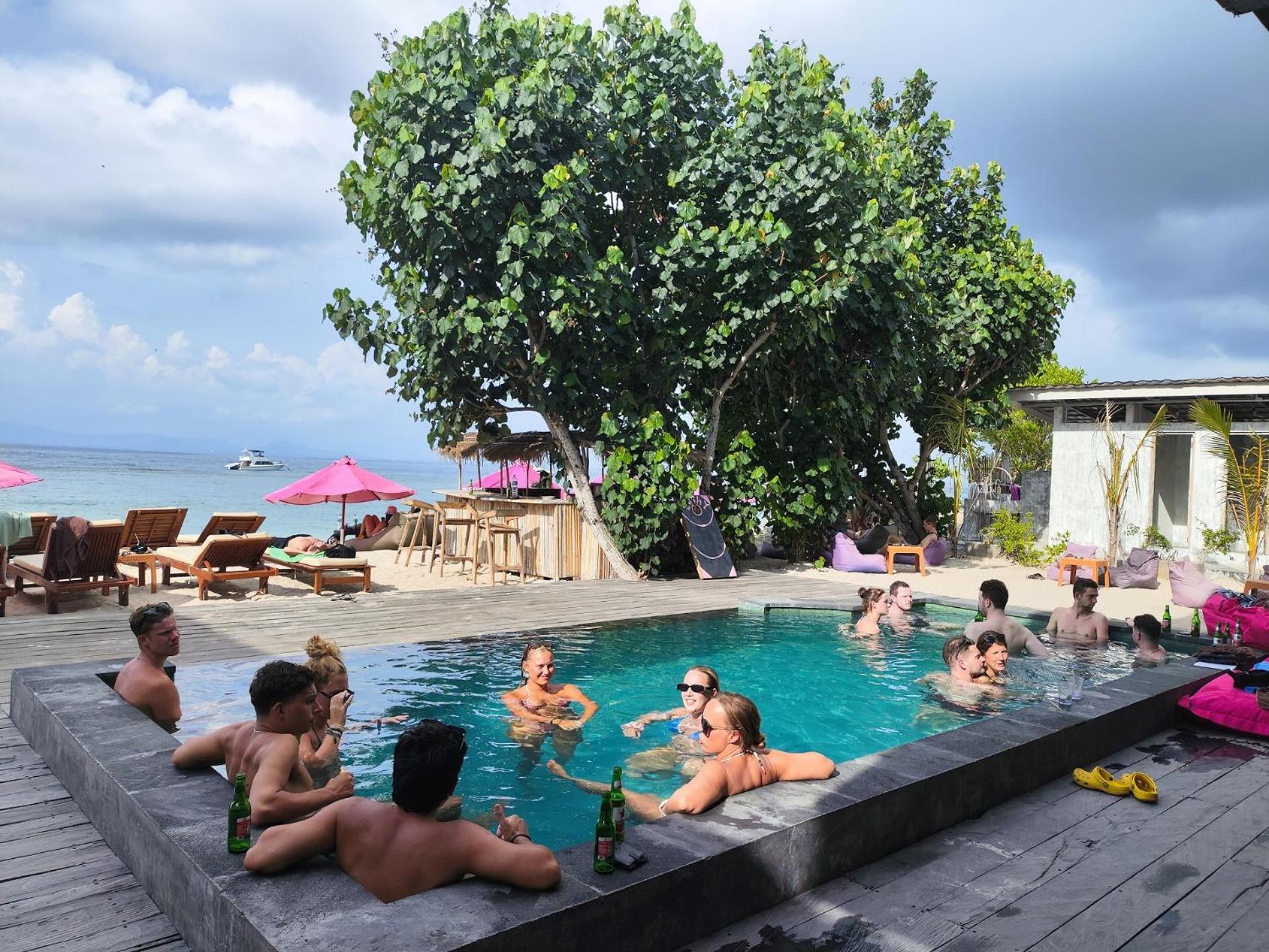 Lushy Hostel Nusa Penida Toyapakeh Exterior foto